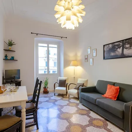 Appartement Joivy Colorful Apt For 6, 5 Mins From Piazza Corvetto Gênes
